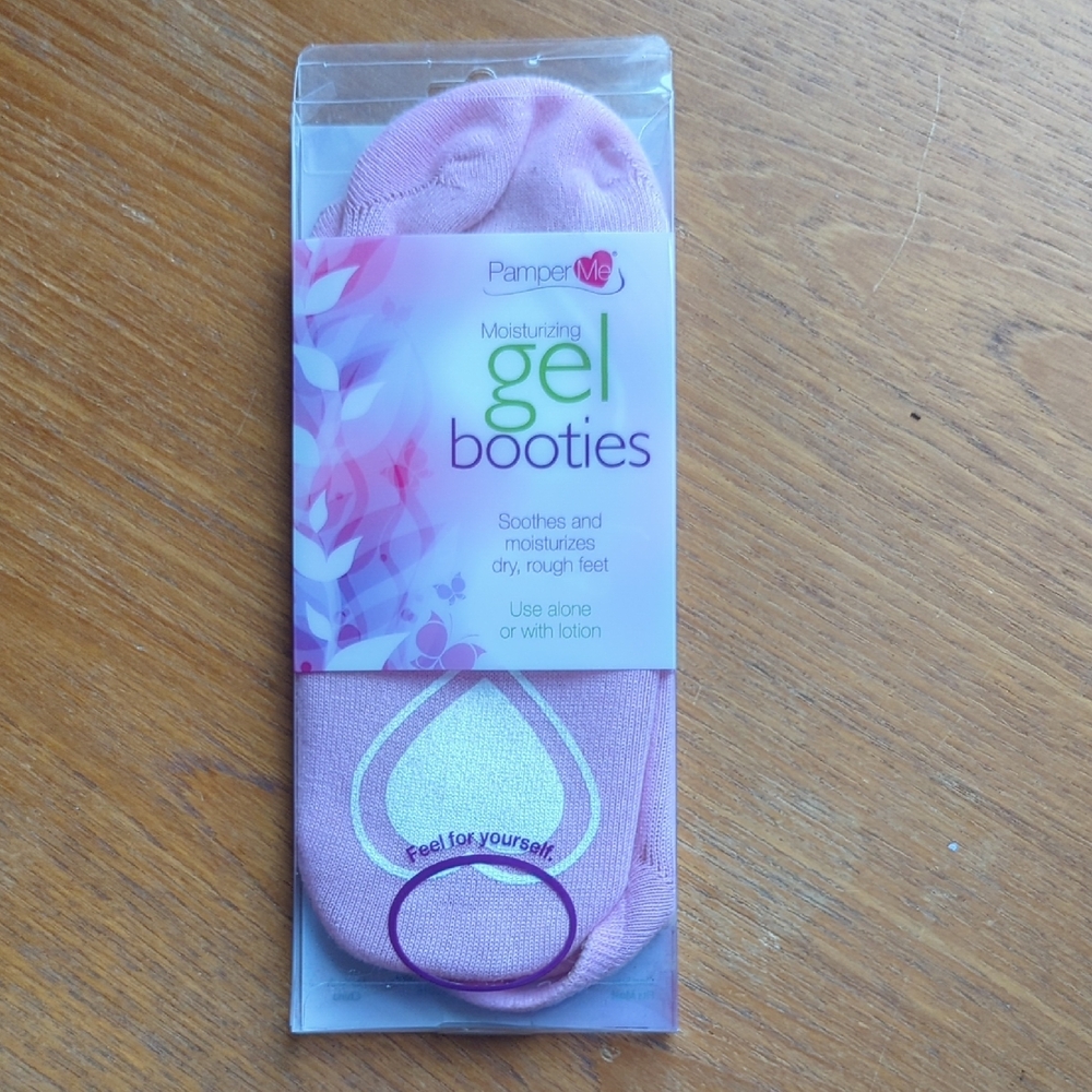 Pamper Me Moisturizing Gel Booties. NIB.